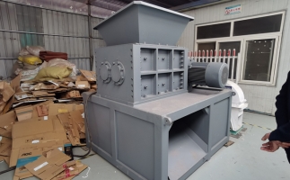 撕碎機撕碎硬紙殼，全程記錄！